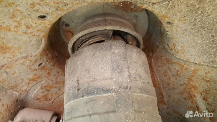 Стойка передняя левая гидро ABC w220 mercedes