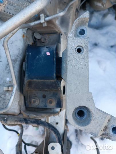 Подушка двигателя правая Nissan Tiida, AD