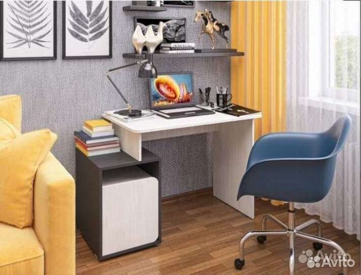 Стол компьютерный, письменный с полками