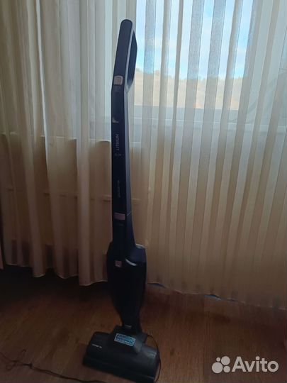 Пылесос Polaris PVCs 1025 б/у