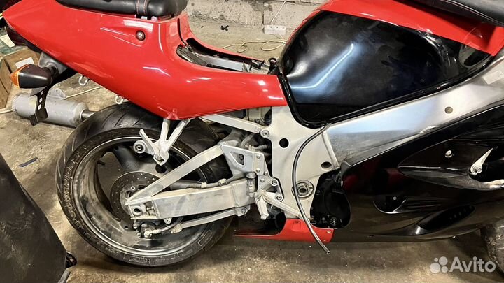 Suzuki gsx r750 r600 srad разбор