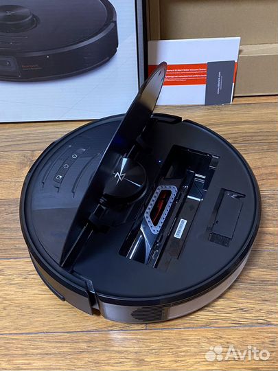 Почти новый робот пылесос Xiaomi Roborock S6MaxV