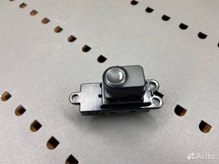 Кнопка задняя правая Hyundai I30 1 FD G4FC 1.6