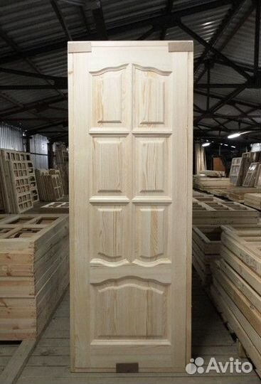Деревянная входная дверь