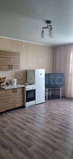 2-к. квартира, 41 м², 8/10 эт.