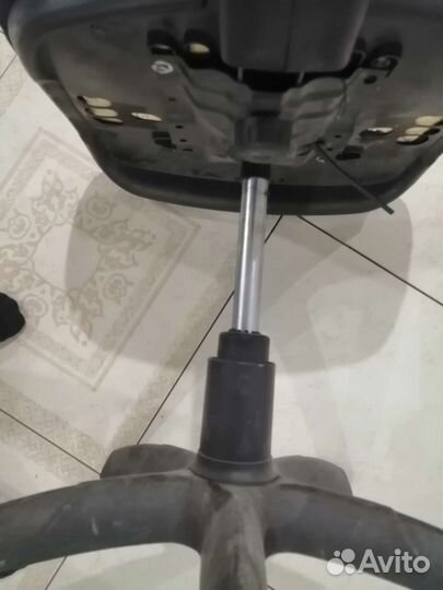 Газлифт для офисного кресла