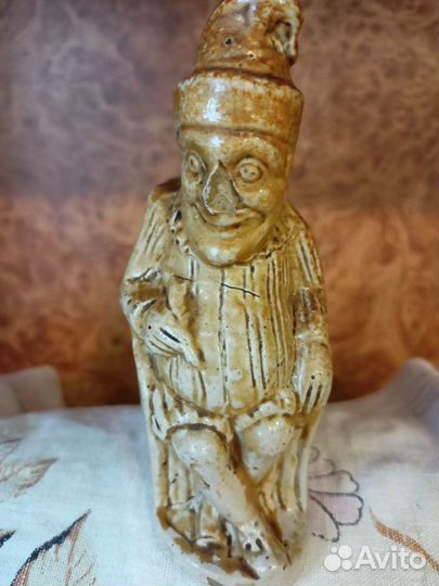 Статуэтка-подставка под гусиное перо