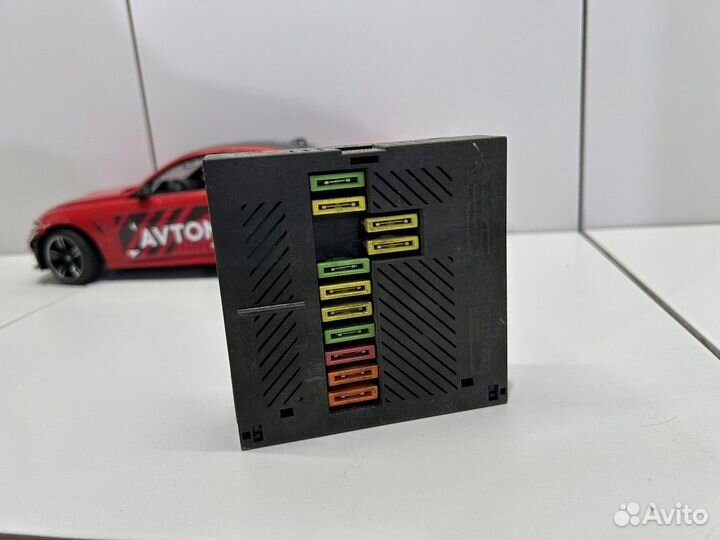 Блок предохранителей (BMW X5)