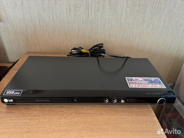 DVD-плеер LG DGK-878S