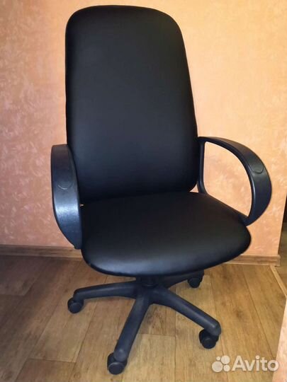 Компьютерное кресло