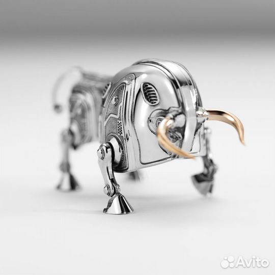 Колокольчик-символ 2021 Белый Металлический Бык