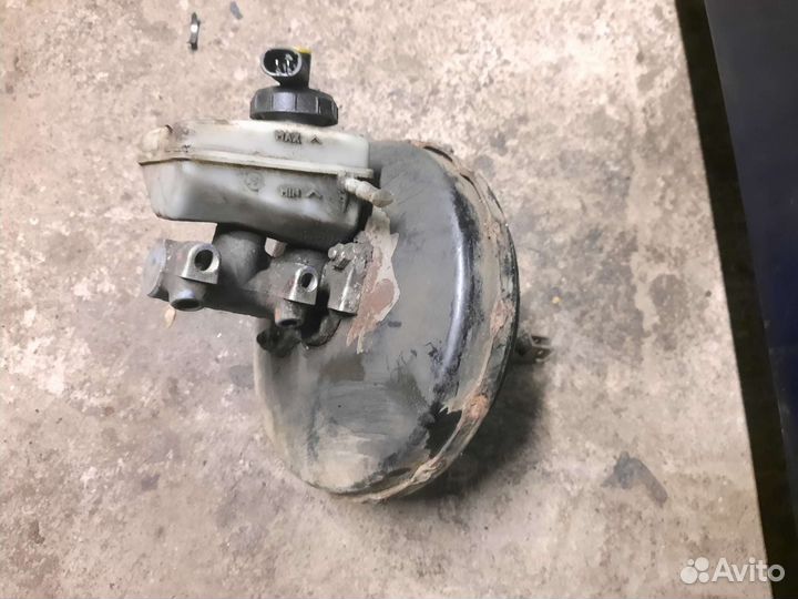 Вакуумный усилитель тормозов Renault Logan 1