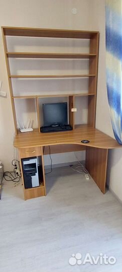 Отдам бесплатно компьютерный стол