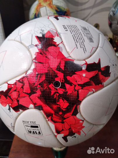 Футбольный мяч adidas красава
