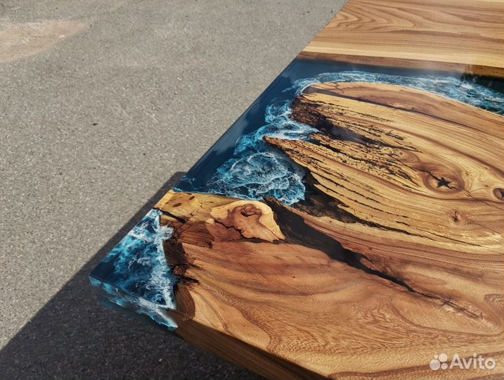 Обеденный стол