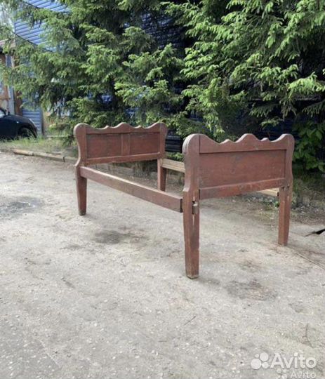 Кровать старинная