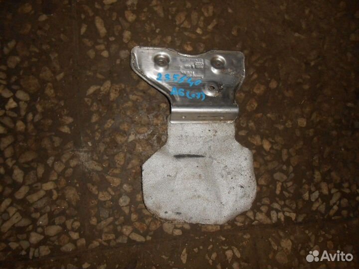 Защита подушки двигателя правая (Audi A6)