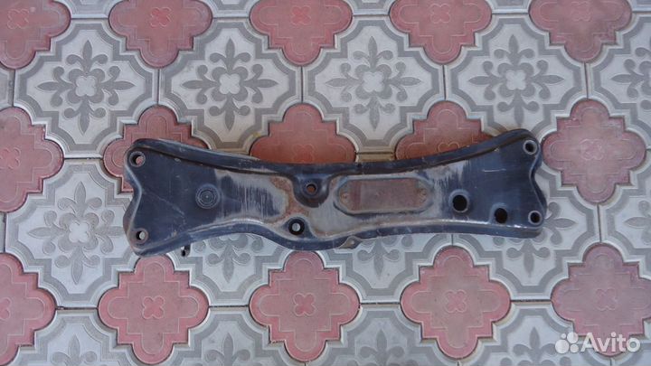 Балка под двс поперечная Toyota Camry SV30