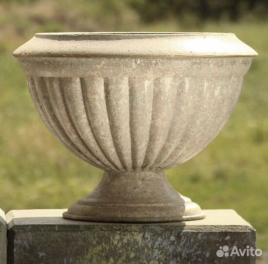 Кашпо напольное из бетона