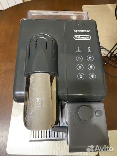 Капсульная кофемашина с капучинатором