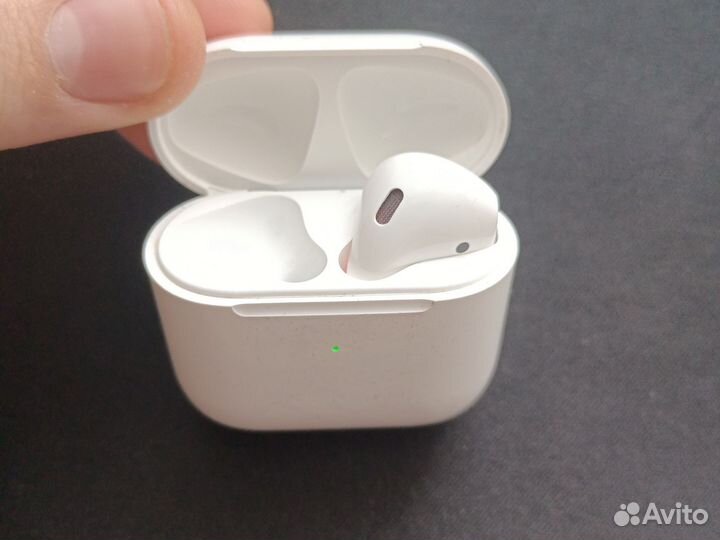 Беспроводные наушники apple airpods