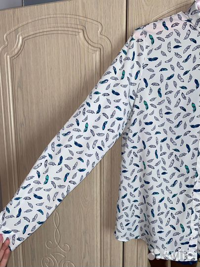 Блузка женская с принтом перья 42