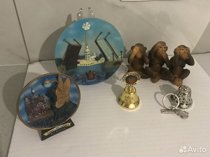 Сувенир тарелка статуэтка колокольчик обезьянки