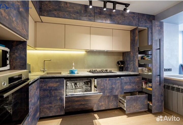 Кухня под потолок от фабрики