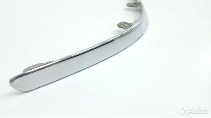 Молдинг бампера передний правый Toyota Crown