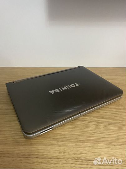 Ноутбук - Toshiba nв200-10Z