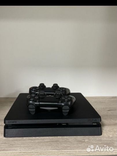 Игровая приставка ps4