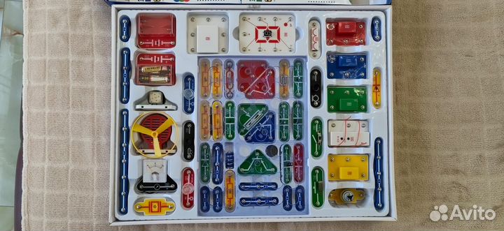 Электронный конструктор Знаток