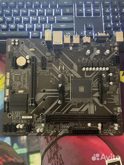 Материнская плата ам4