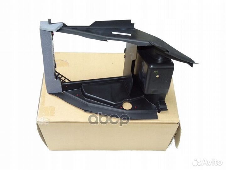 Дефлектор интеркулера правый LR038055 land rover