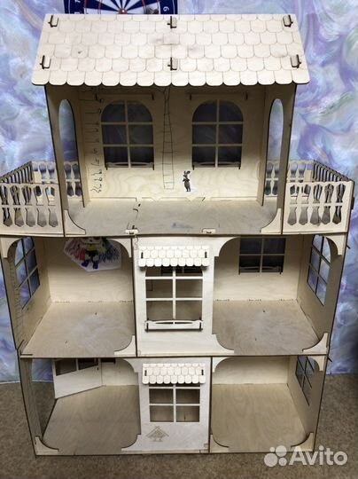 Домик кукольный