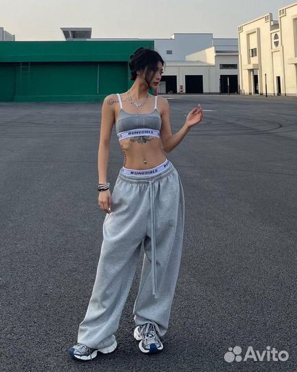 Спортивные штаны хит 2024