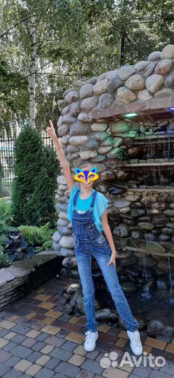 Джинсовый комбинезон для девочки на 12-13 лет