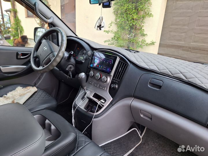 Hyundai Grand Starex 2.5 AT, 2013, 300 000 км