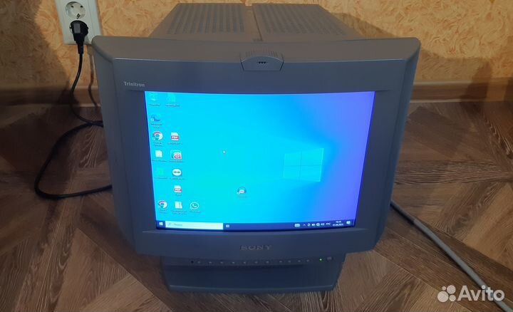Мультимедийный монитор Sony Trinitron 120 AS