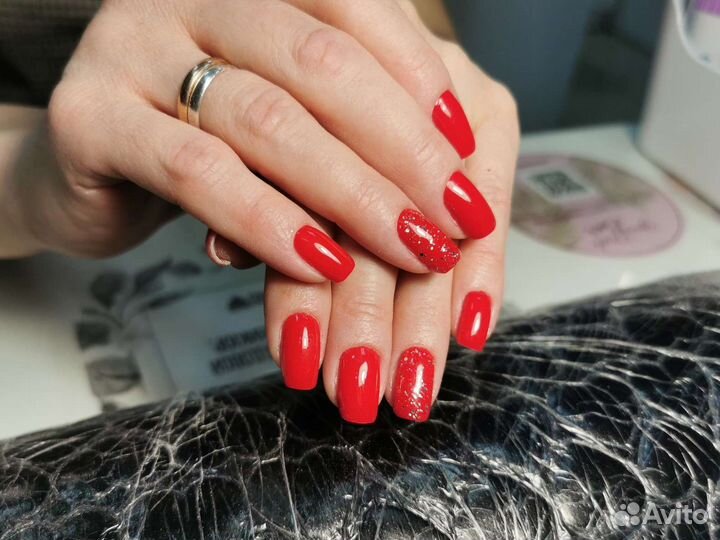 Маникюр и педикюр