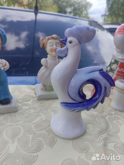 Кукла фарфоровая