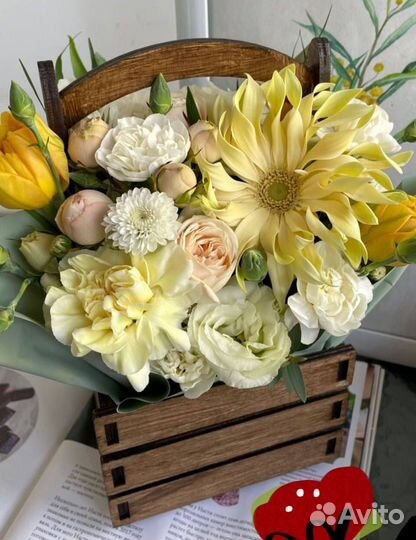 Ящики для цветов и цветочных композиций