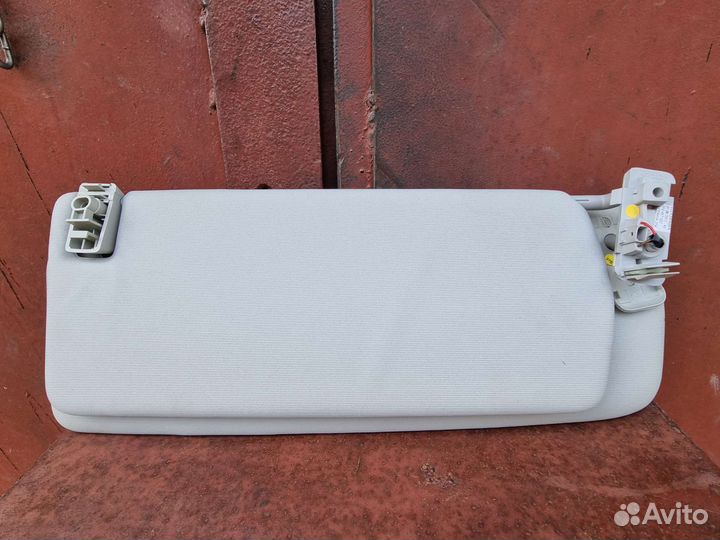 Козырек солнцезащитный правый Volkswagen Touareg 2