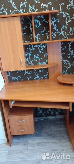 Компьютерный стол