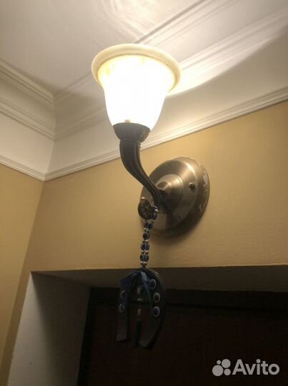 Лампа настенная