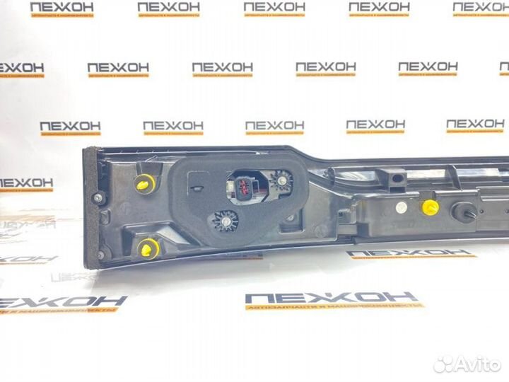 Фонарь задний Land Rover Range Rover Velar L560