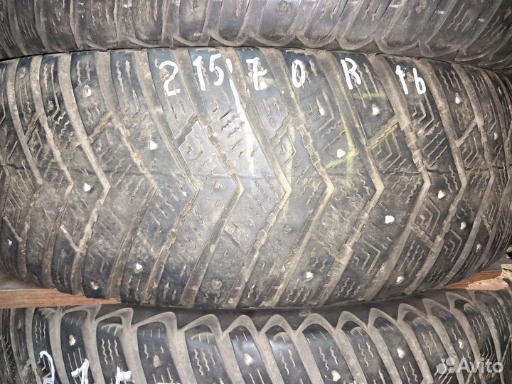 Goodyear Ultragrip Ice Arctic 215/70 R16