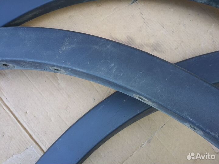 Накладка переднего крыла Ford Kuga 2