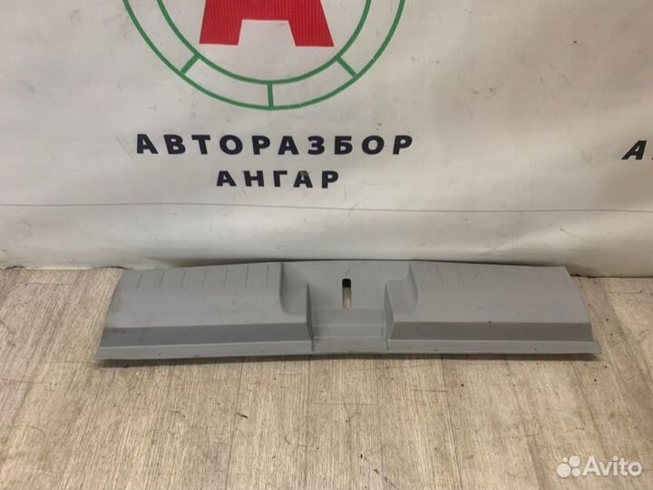 Накладка замка багажника Dodge Caliber 2007