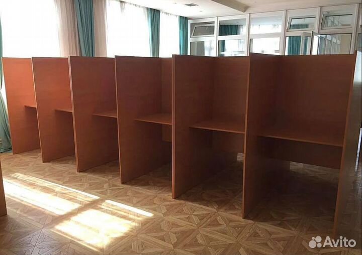 Мебель для офиса (столы)